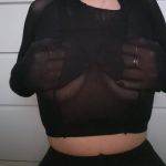    )